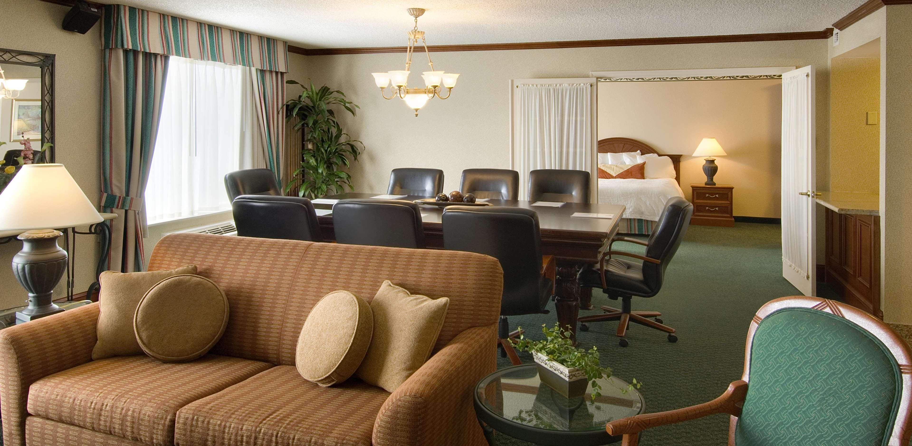 Hilton Garden Inn Tampa East Brandon Mango Стая снимка