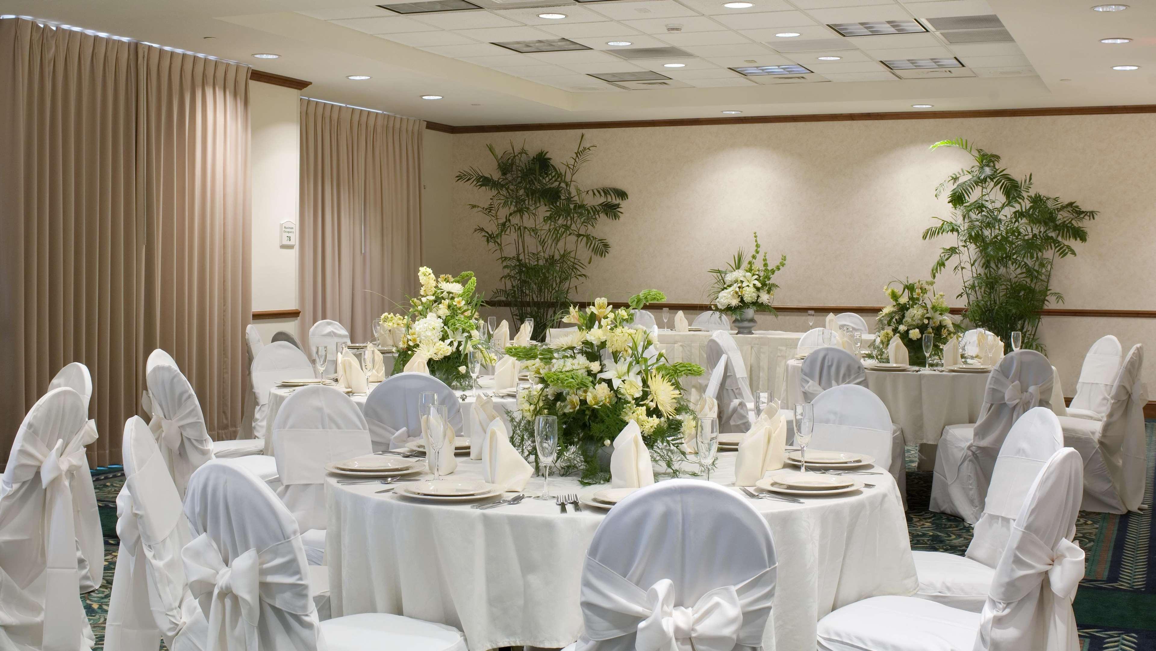 Hilton Garden Inn Tampa East Brandon Mango Ресторант снимка